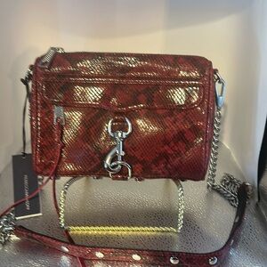 New with tags REBECCA MINKOFF Crossbody.
Gorgeous Crossbody bag. Red snake color